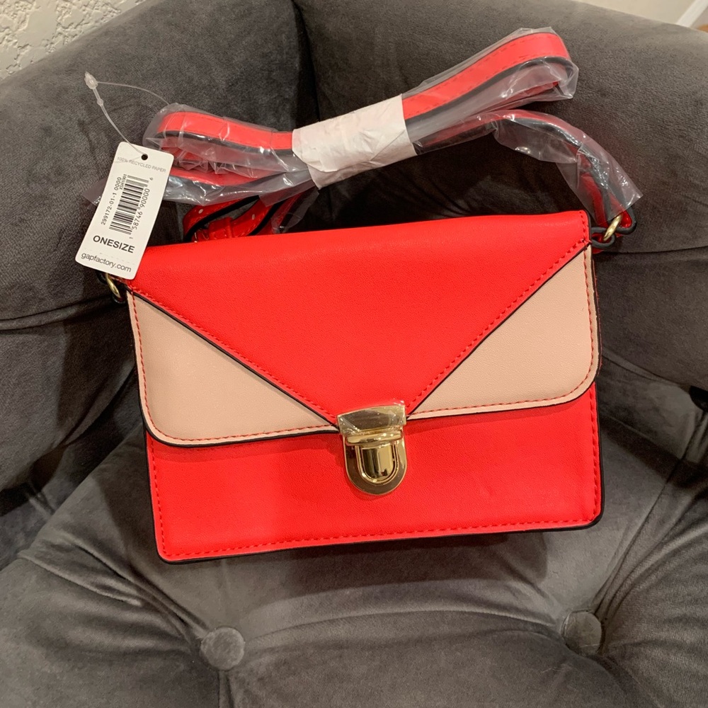 NWT Gap Crossbody